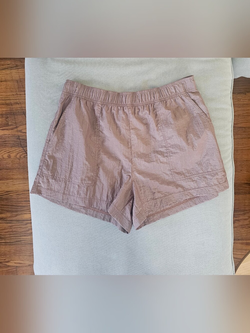 Athleta Women's High Waisted Lunar Sheen Lightweight Shorts-Shiny Amber